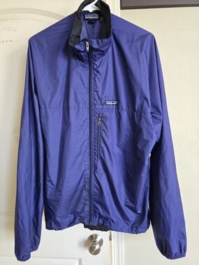 Patagonia Men's Lightweight Purple Windbreaker Jacket